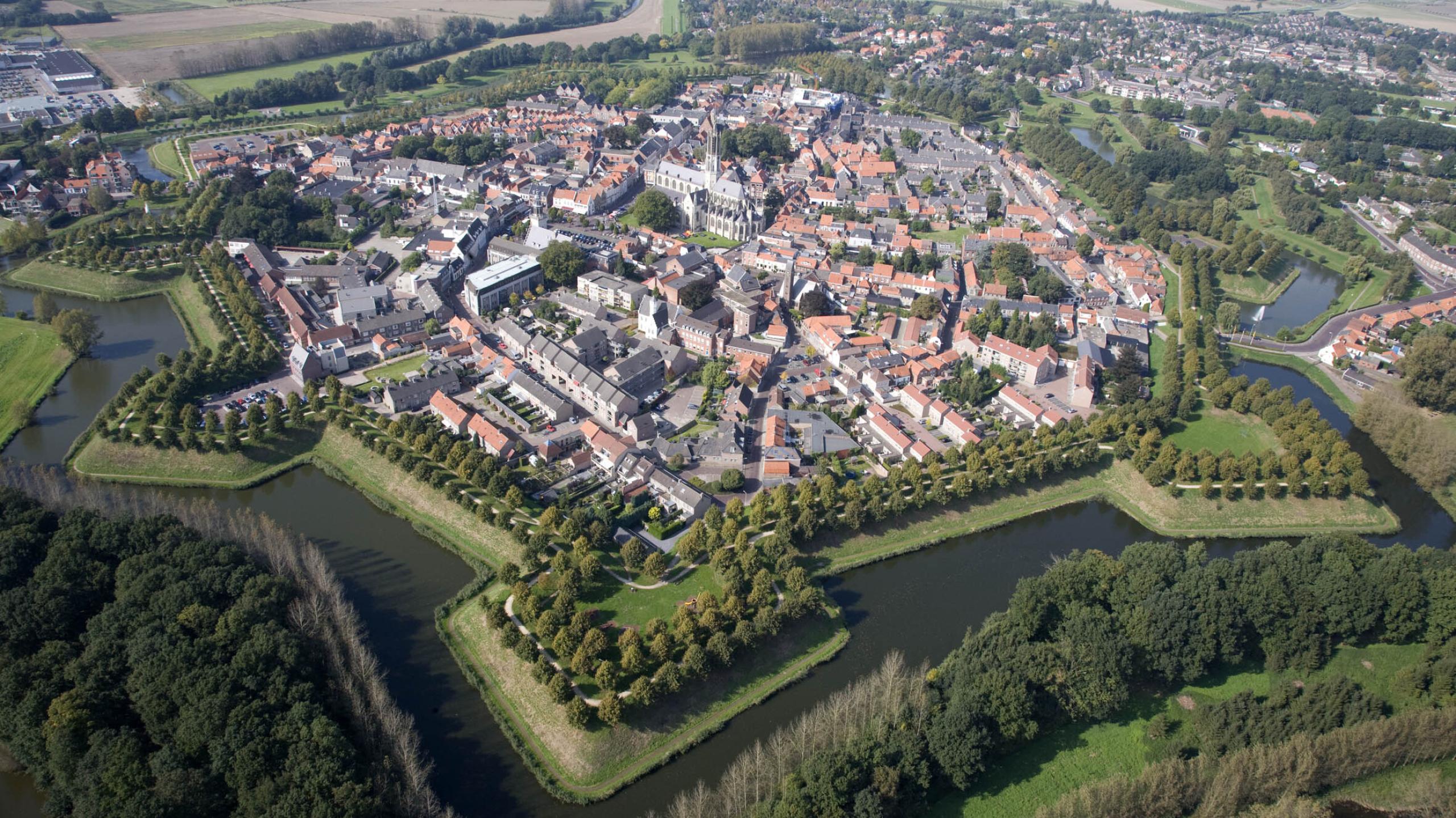 Luchtfoto Hulst